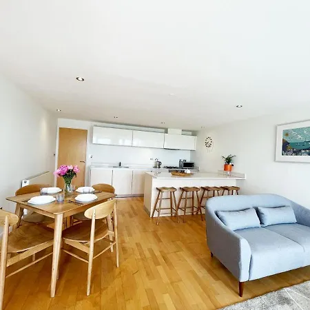 8 Zinc Holiday home