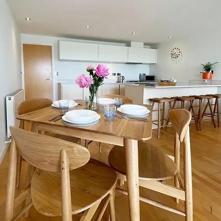 8 Zinc Holiday home *